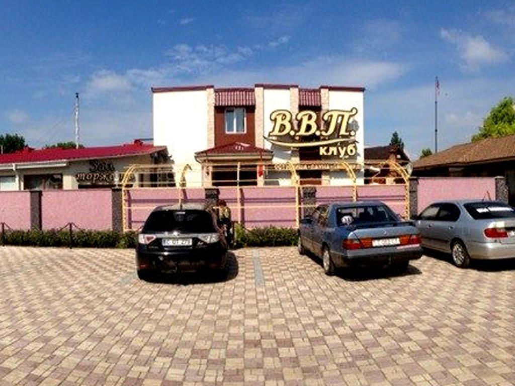 Vvp Club Hotel Tiraspol Extérieur photo