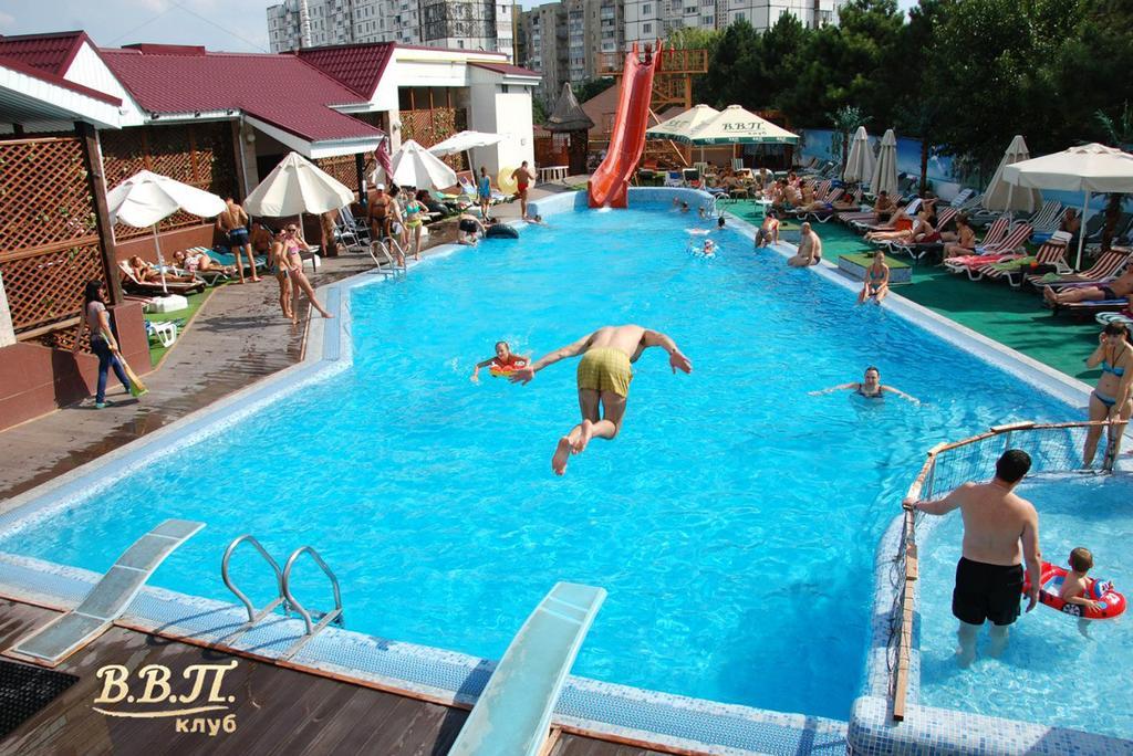 Vvp Club Hotel Tiraspol Extérieur photo